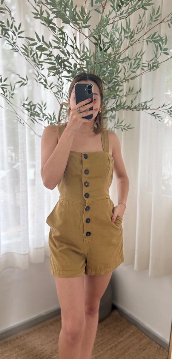 Enterizo Corto Mostaza ZARA 02.107.jpg