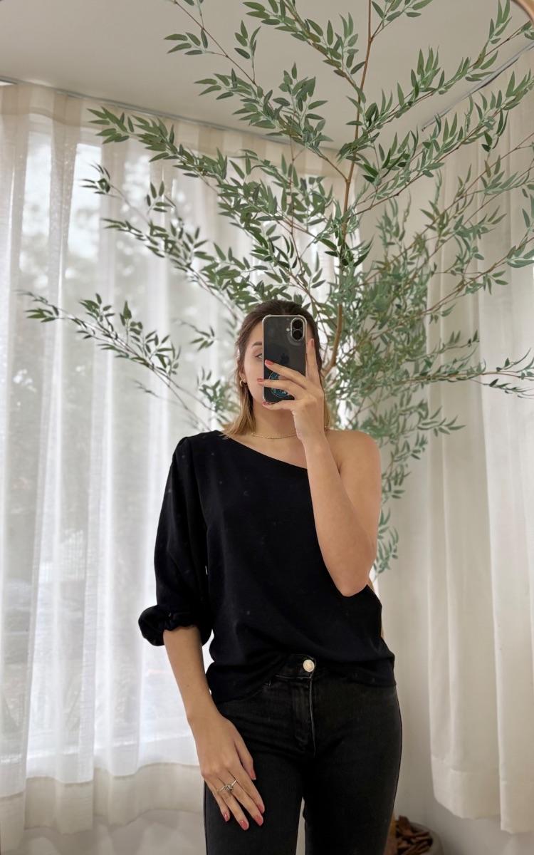 Blusa un solo Hombro Azul Marino MARIA LA PAZ 02.112.jpg