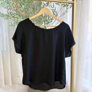 Blusa Negra BANANA REPUBLIC 05.165.jpg