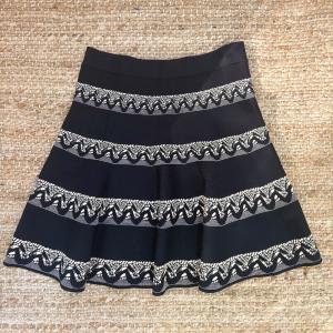 Falda Corta Negro BCBG  MAXAZRIA 05.181.jpg