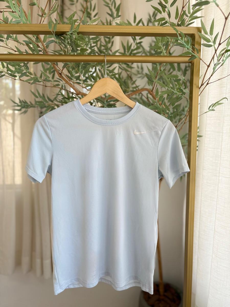 Remera Deportiva Celeste NIKE 07.211.jpg