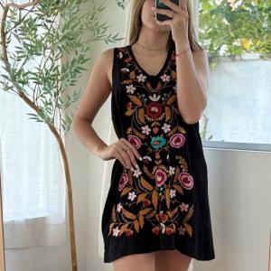 01.06 vestido corto negro estampado .JPG