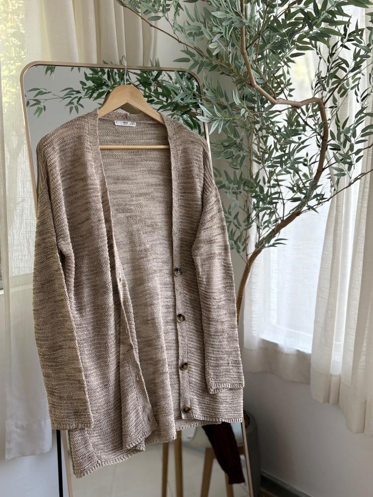 01.59 chaleco de hilo con botón mango.jpeg