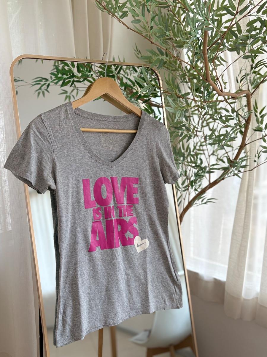 01.71 remera deportiva gris nike .JPG