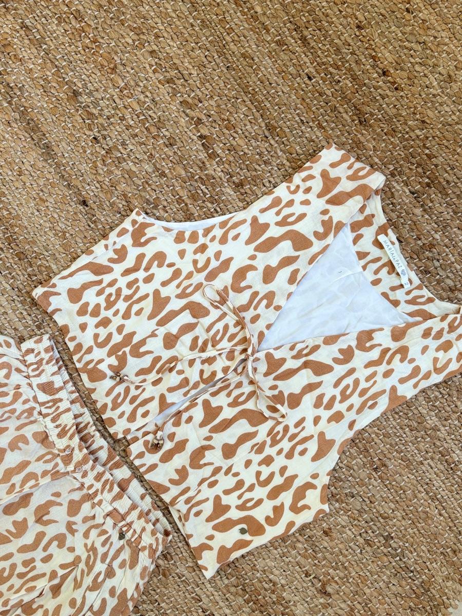 01.104 blusa con estampado beige maria La Paz .JPG